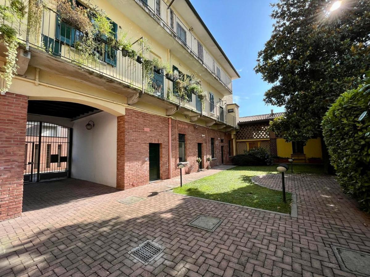 Guest House Sansiro Fiera ميلان المظهر الخارجي الصورة
